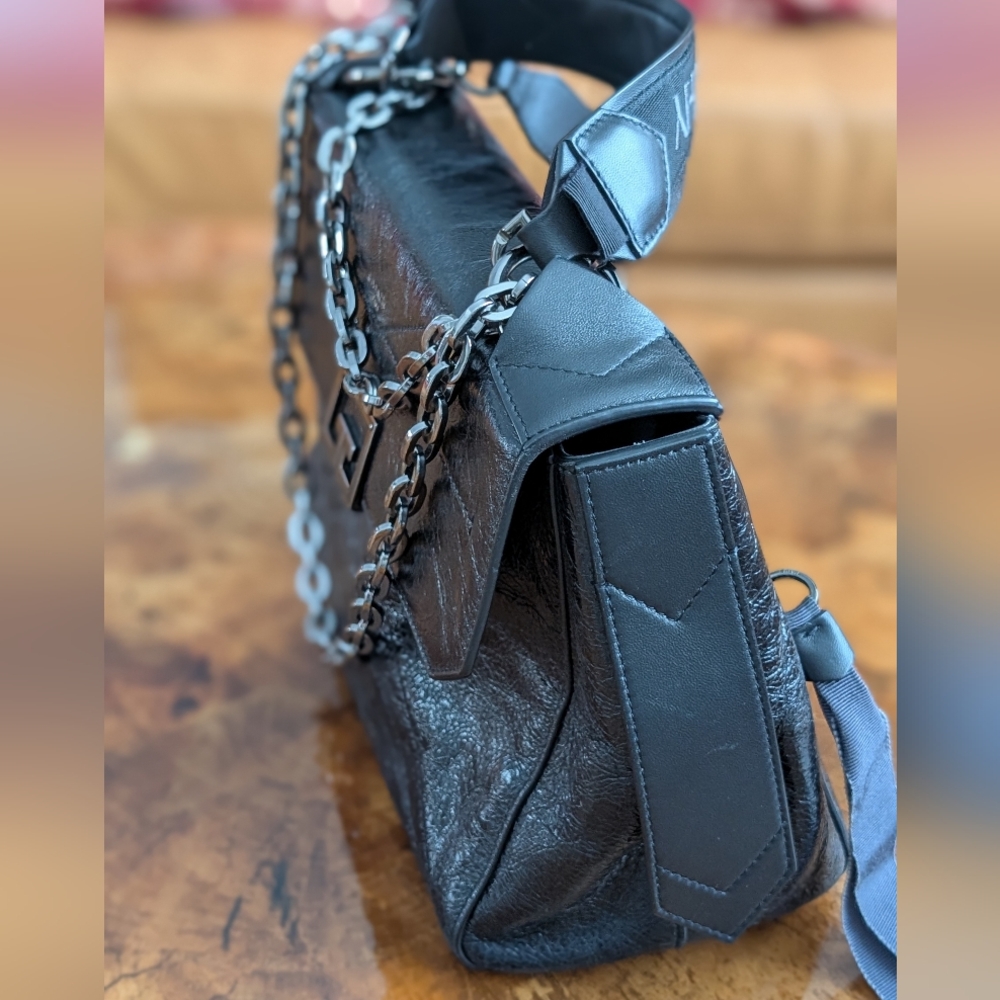 Givenchy Black Leather Medium Shoulder / Crossbody Bag with Chain & Strap - Picture 6 of 17